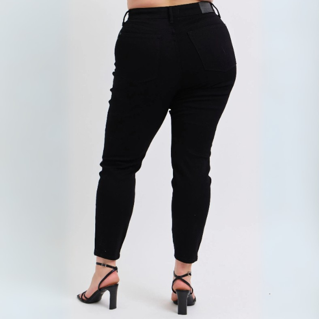Plus Size Faux Leather Skinny Pants