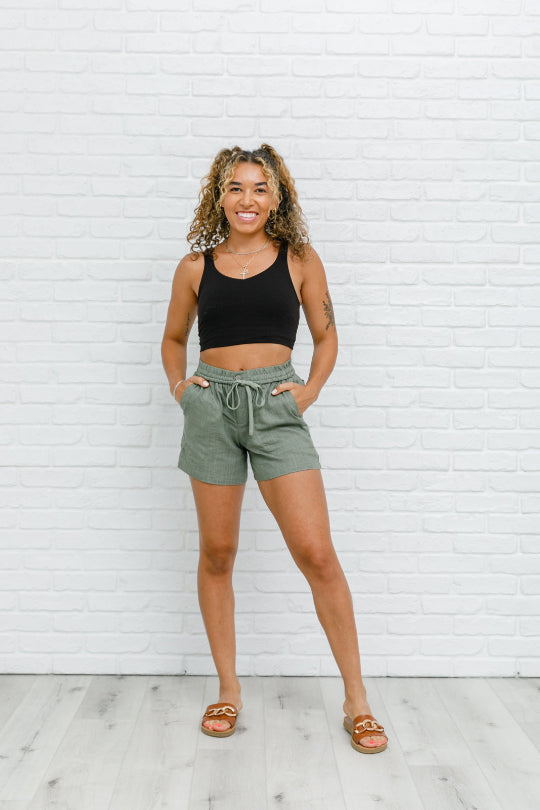 Women's Walk In Nature Linen Shorts
