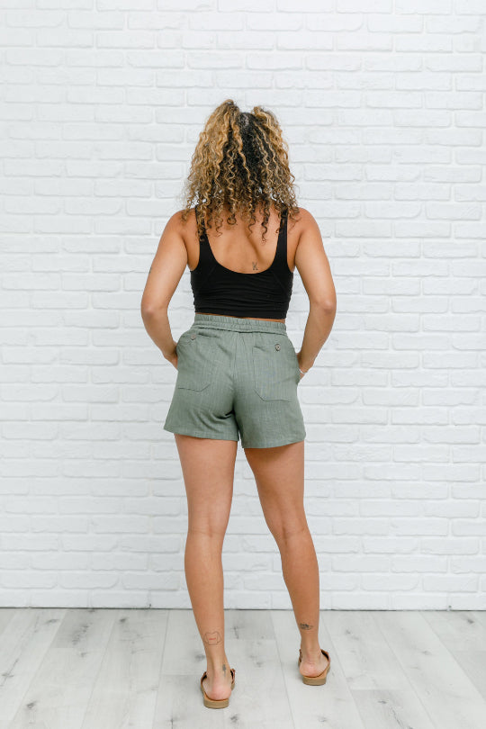 Women's Walk In Nature Linen Shorts
