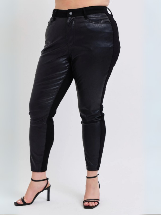 Plus Size Faux Leather Skinny Pants